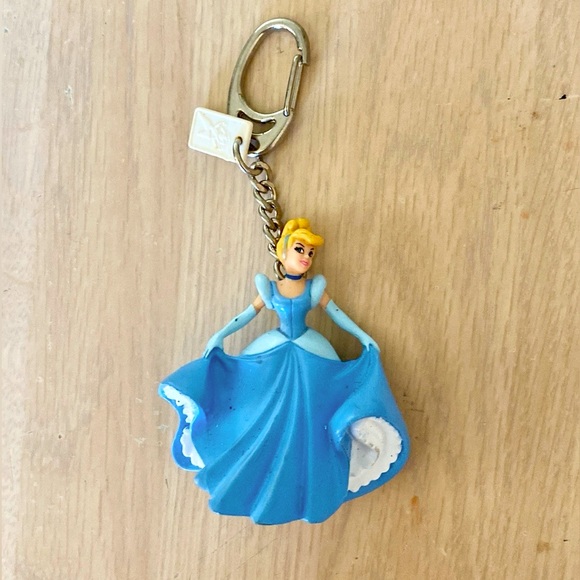 Authentic WDW Tinker Bell Lanyard With 15 Trading Pins 2002-08 & Cinderella Clip - Picture 9 of 10